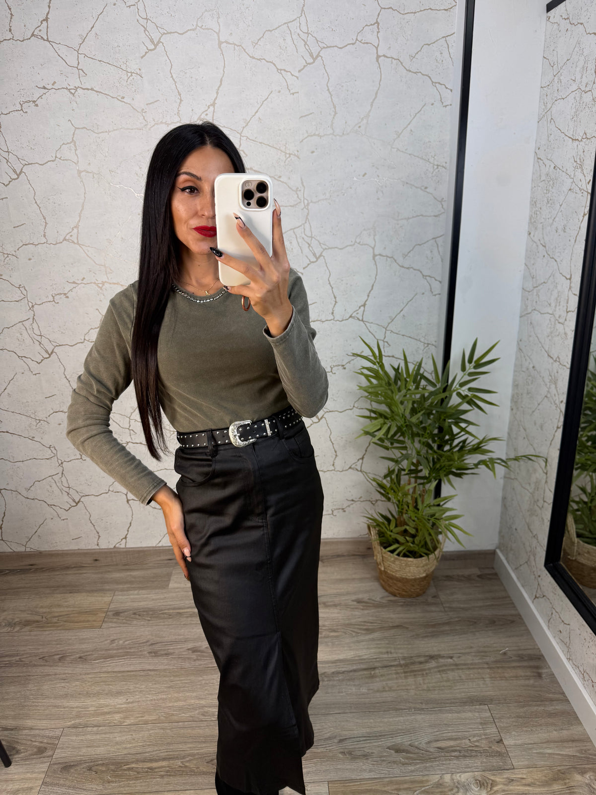 FALDA MIDI ENCERADA NEGRA