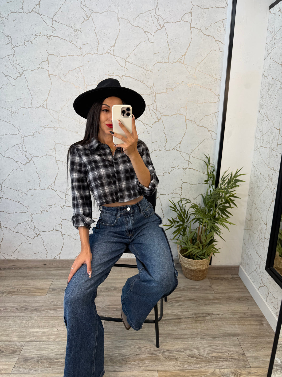 CAMISA CROP NEGRA