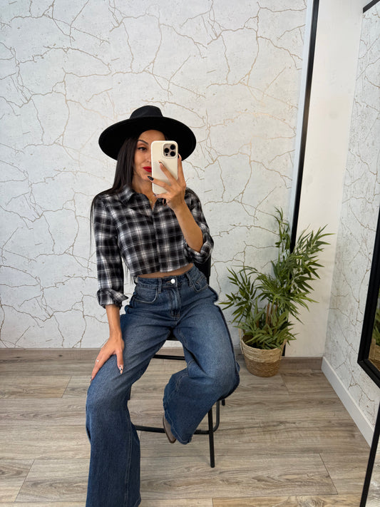 CAMISA CROP NEGRA
