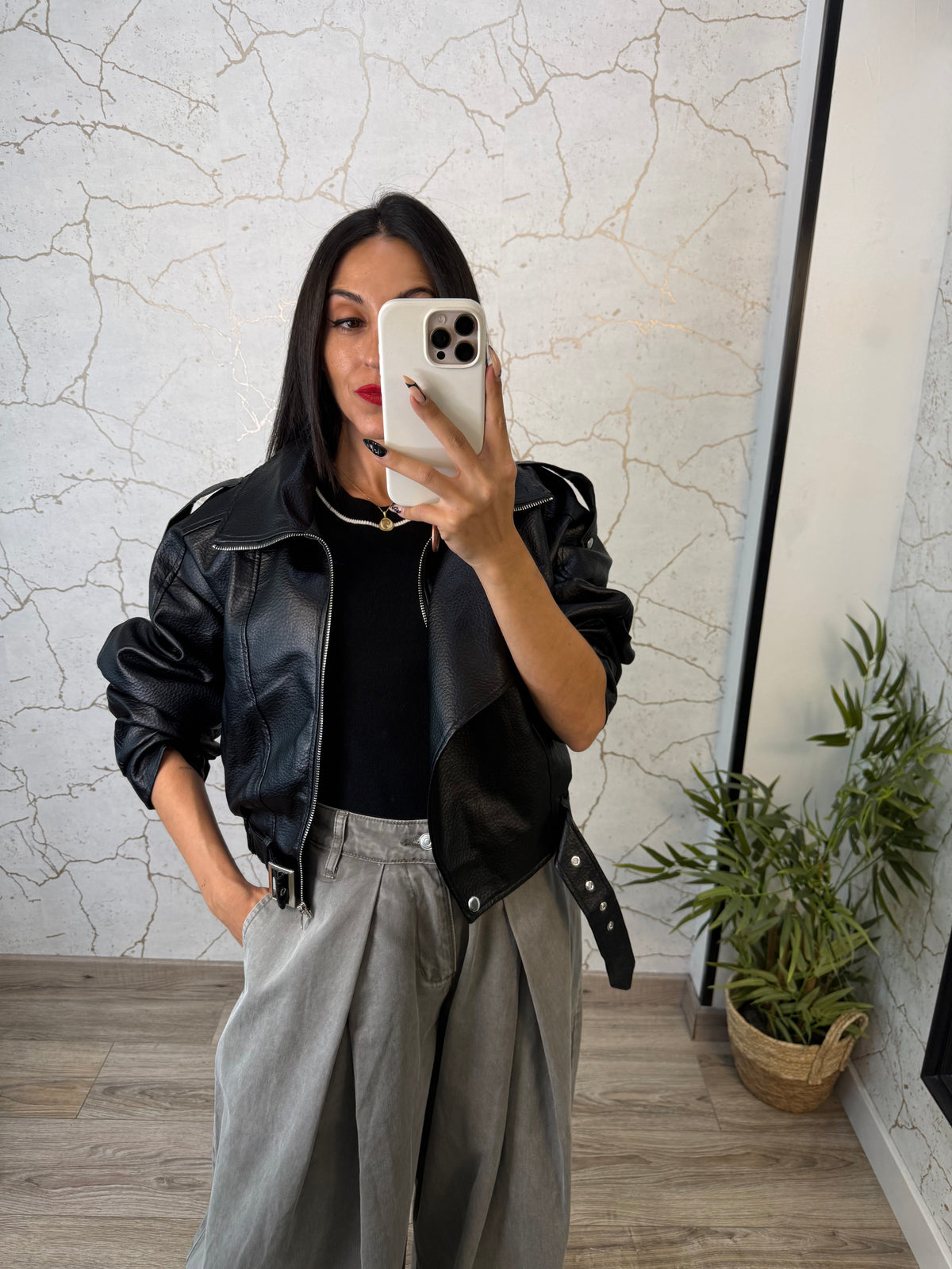 CHAQUETA CROP NEGRA