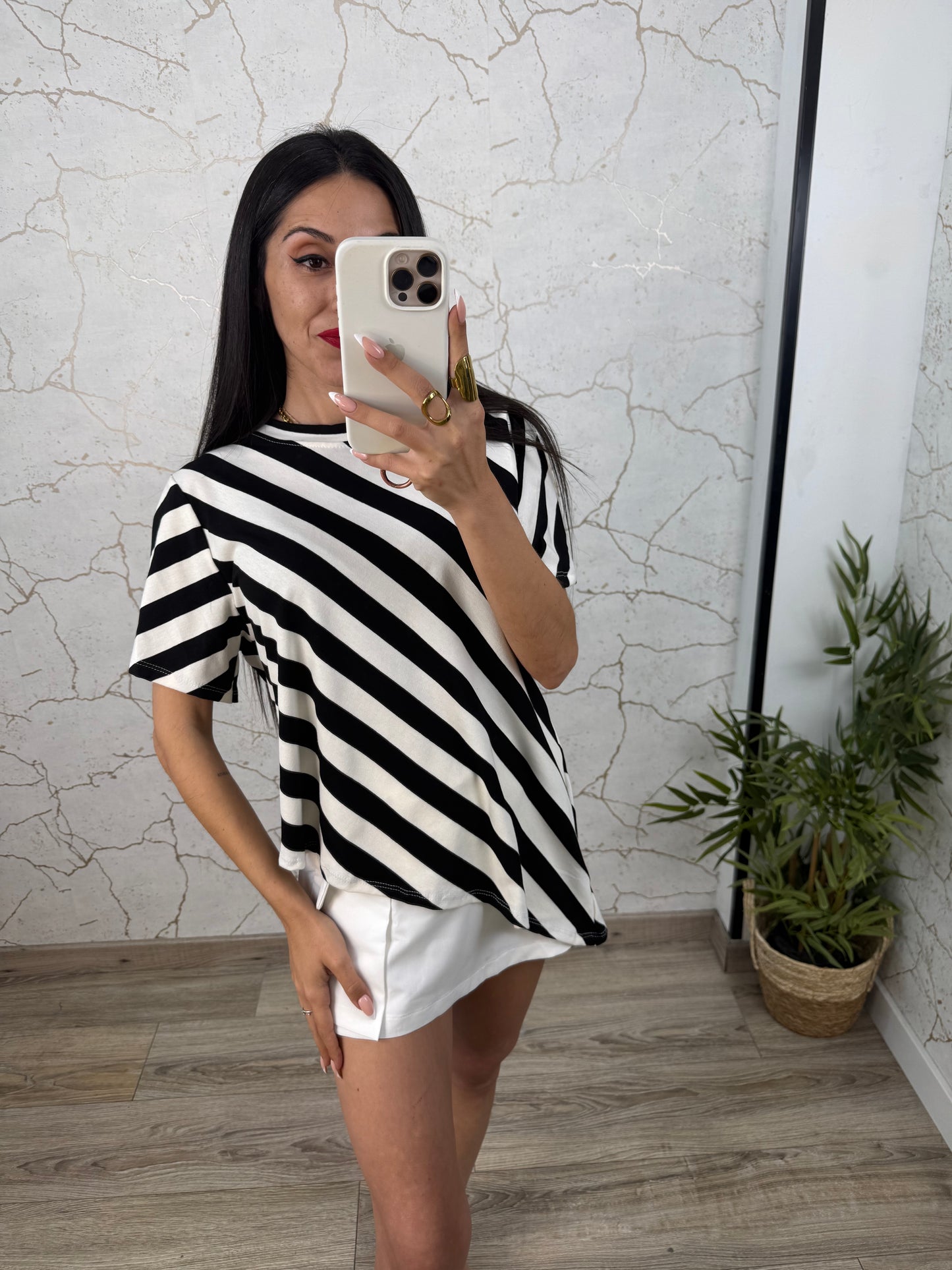 CAMISETA ASIMÉTRICA
