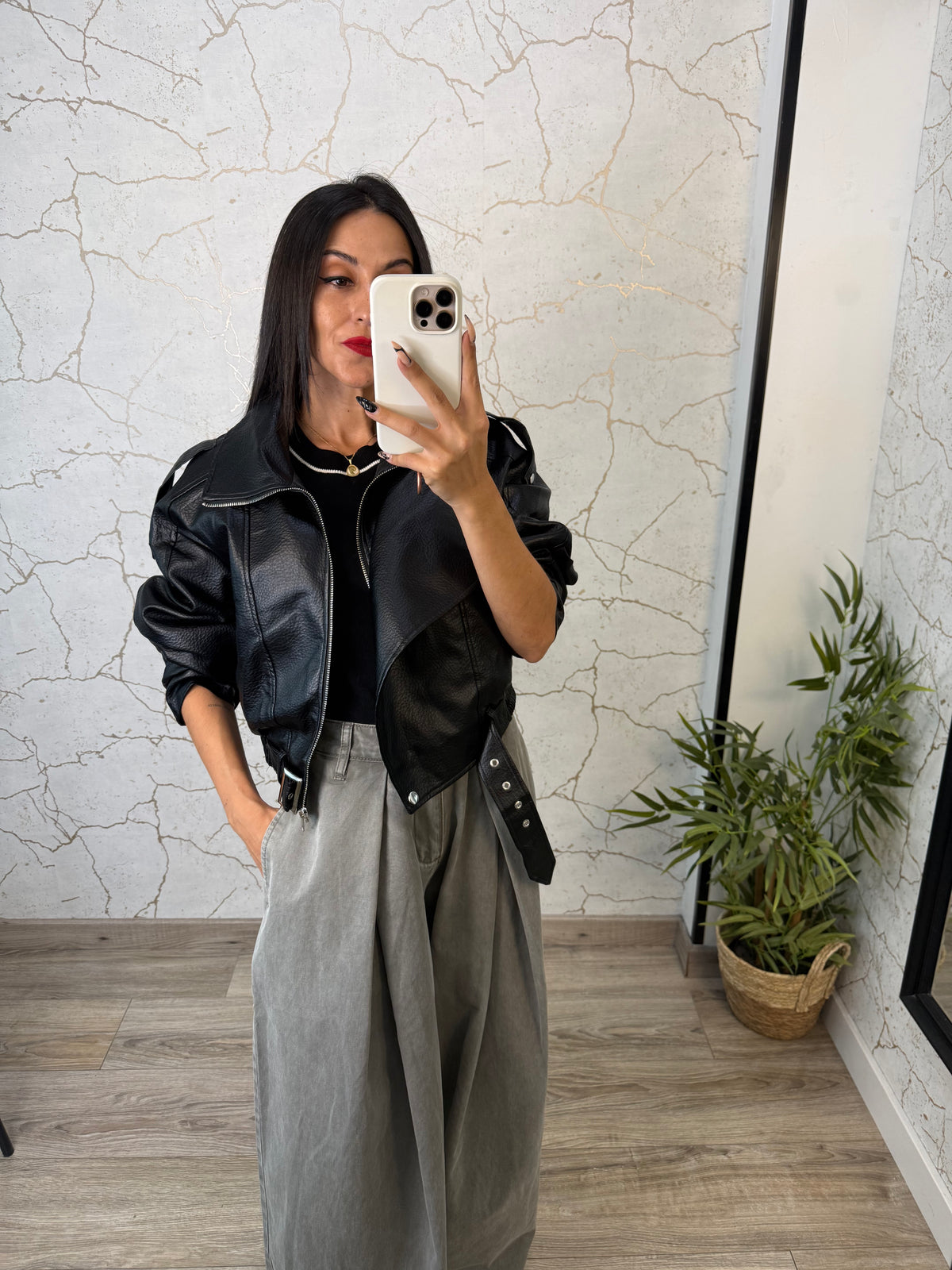 CHAQUETA CROP NEGRA