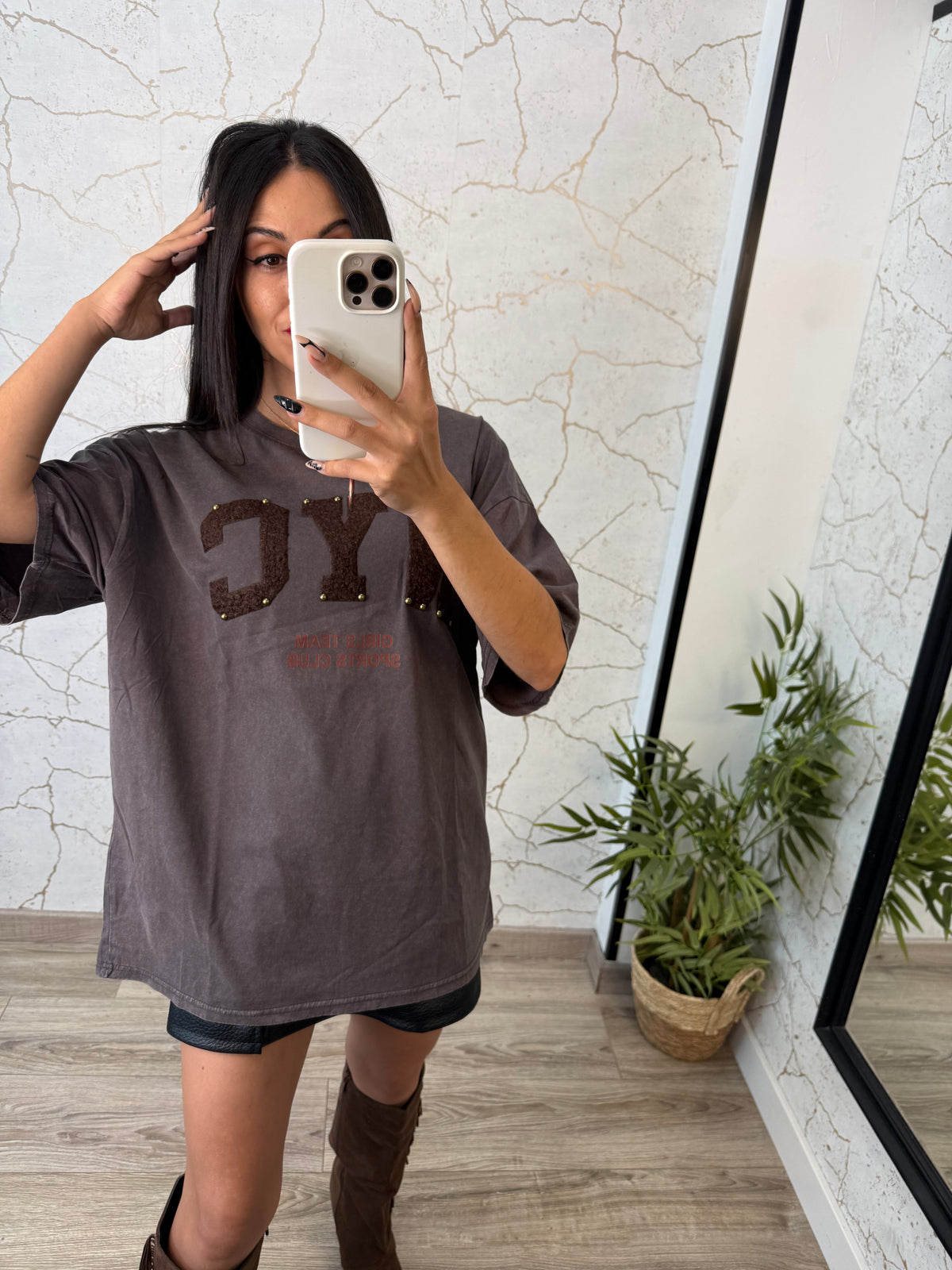 CAMISETA NYC MARRÓN