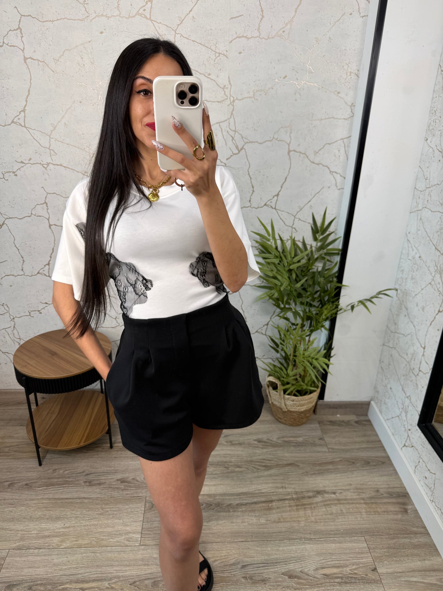 SHORT MANILVA