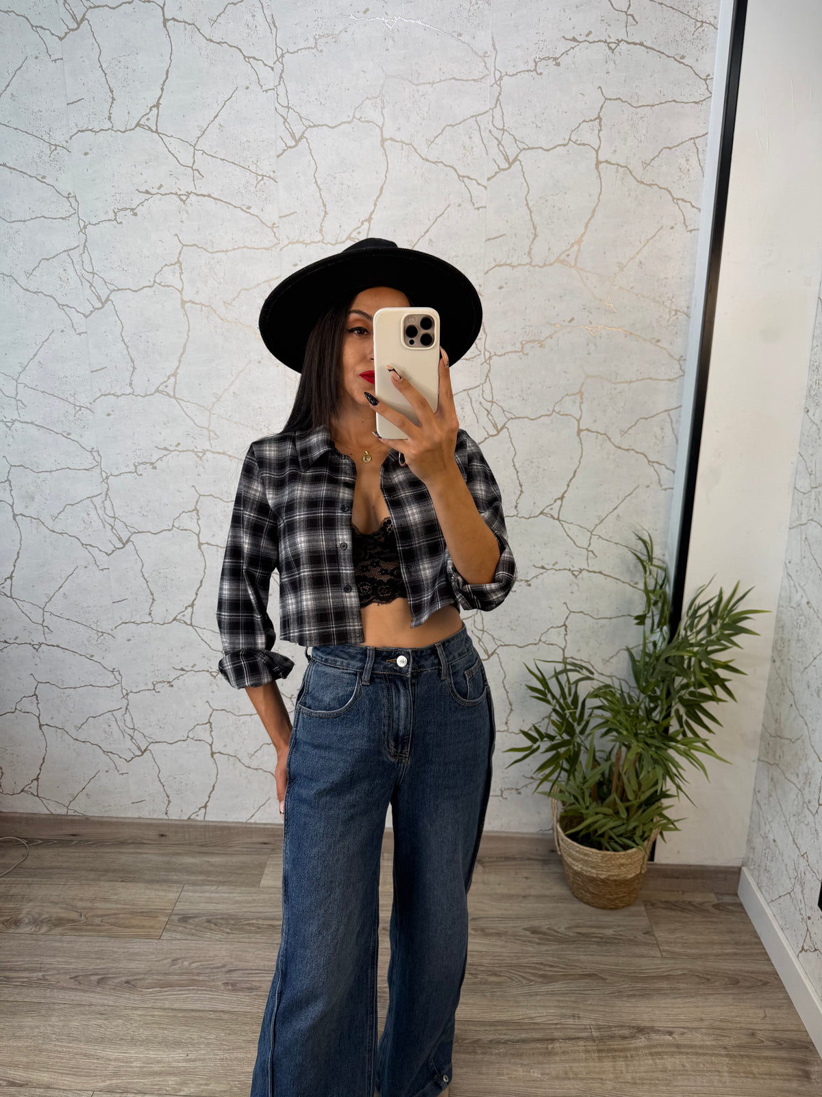 CAMISA CROP NEGRA