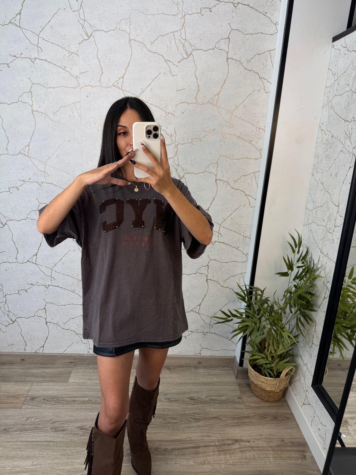 CAMISETA NYC MARRÓN