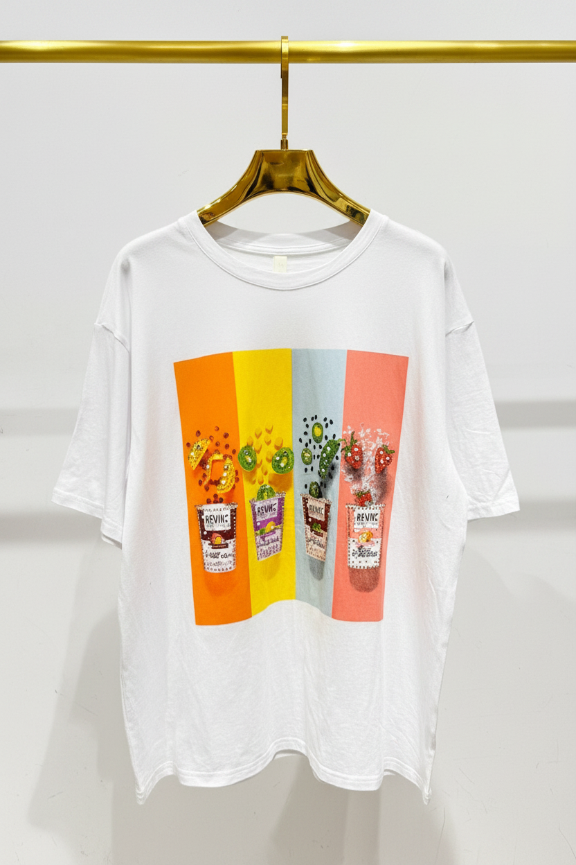 Camiseta Smoothies fondo blanco percha dorada