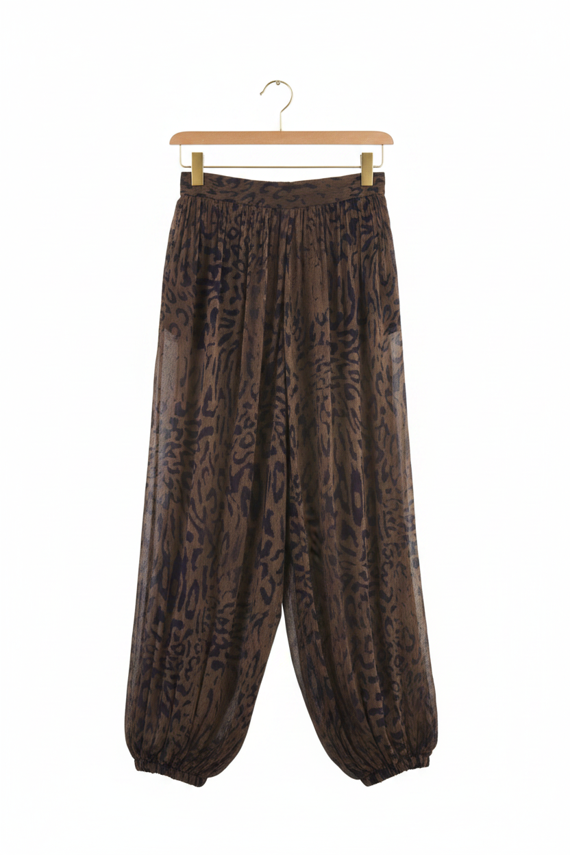 Pantalón animal print con percha dorada